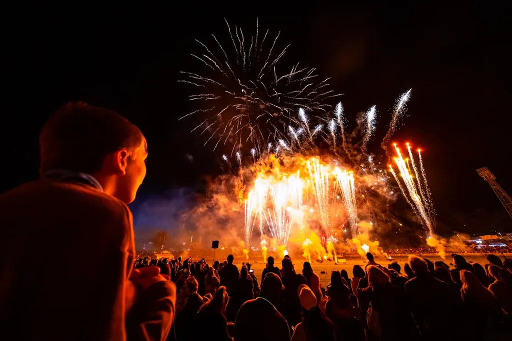 PRS - Step into a Showtime Spectacular After Dark