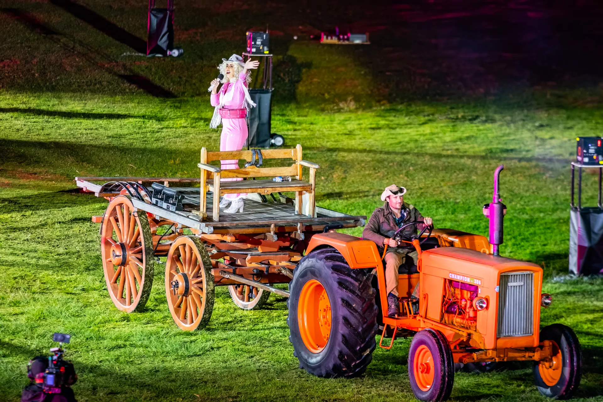 Dolly Parton Impersonator at the 2025 Perth Royal Show