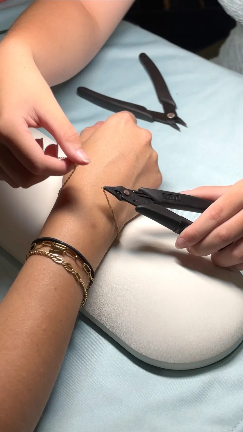 permeant jewellery bracelet 
