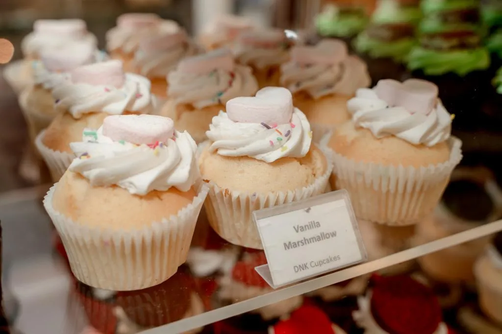 vanilla marshmallow cupcakes 