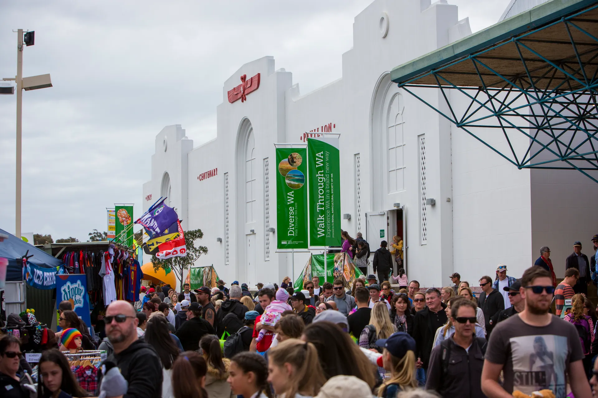 Crowd in front of Centenary Pavilion