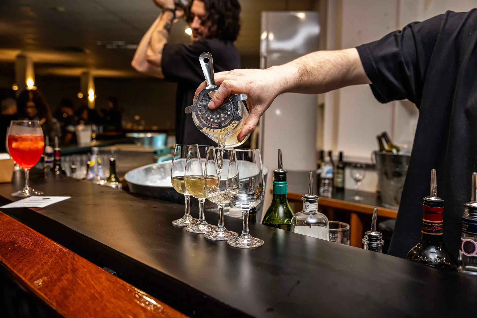 Drinks being poured at the Perth Royal Food Awards bar.